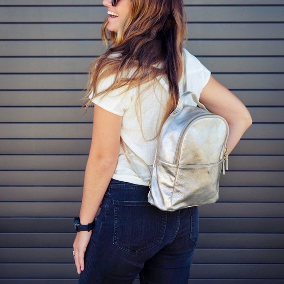 American Eagle Outfitters Handbags - 🌟HP🌟 American Eagle Outfitters Leather Backpack